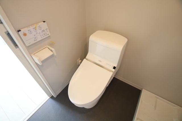 トイレ　※別室の参考写真の為、現況優先です。