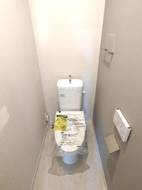 トイレ　温水洗浄便座