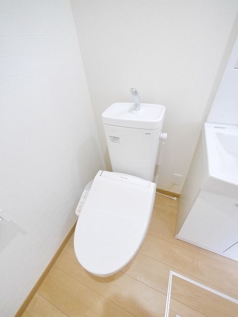 トイレ　★お部屋探しは株式会社タウンハウジング東京まで★