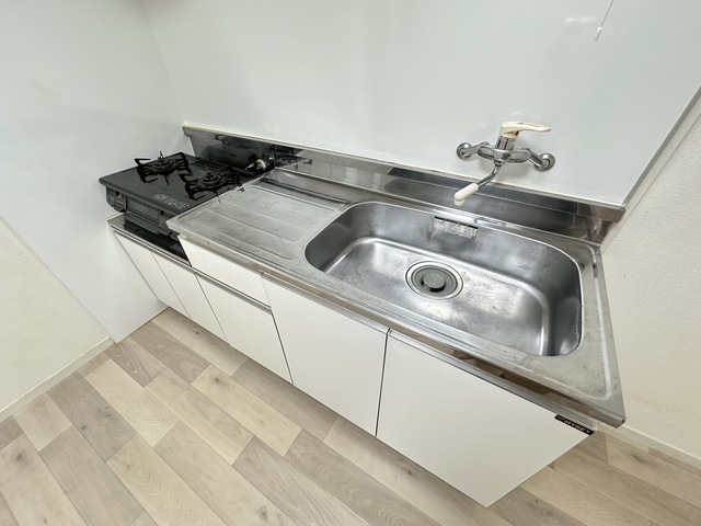 キッチン　別部屋参考写真です