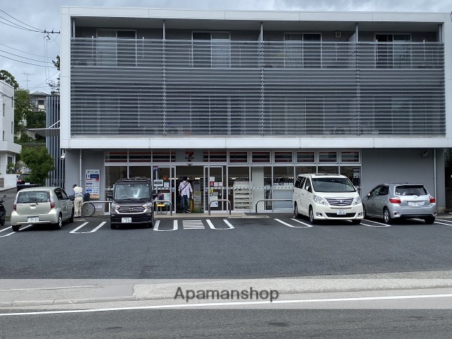 コンビニ　セブンイレブン（コンビニ）まで605m