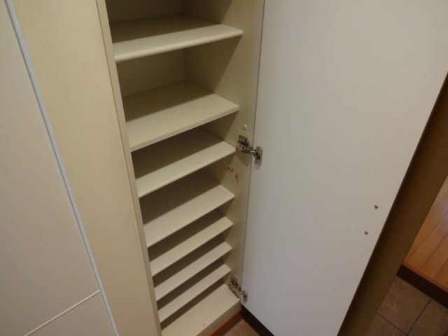 玄関　下駄箱
