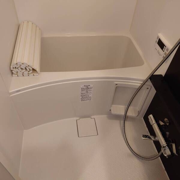 バス・シャワールーム　同物件別部屋写真