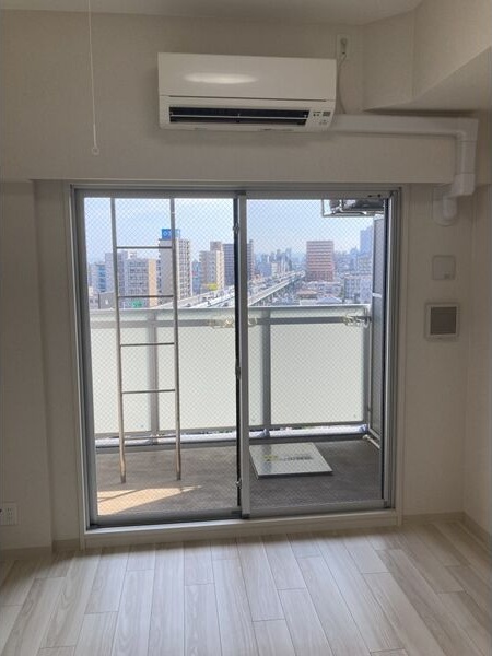 居室・リビング　同物件別部屋写真