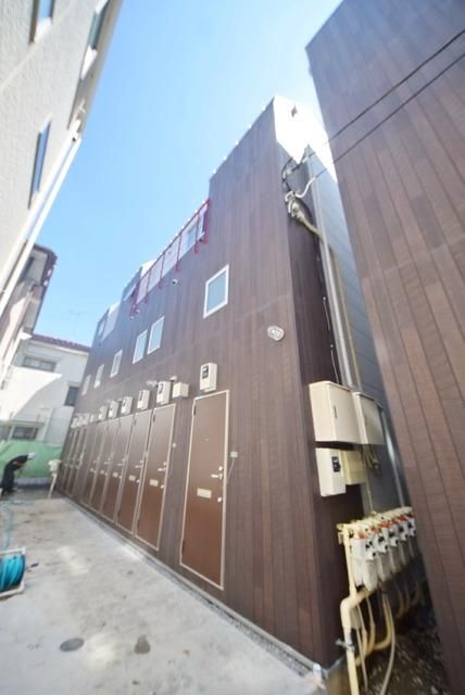 建物外観　閑静な住宅街にあます