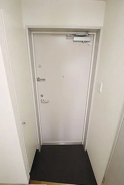 玄関　収納豊富なシューズボックスです♪