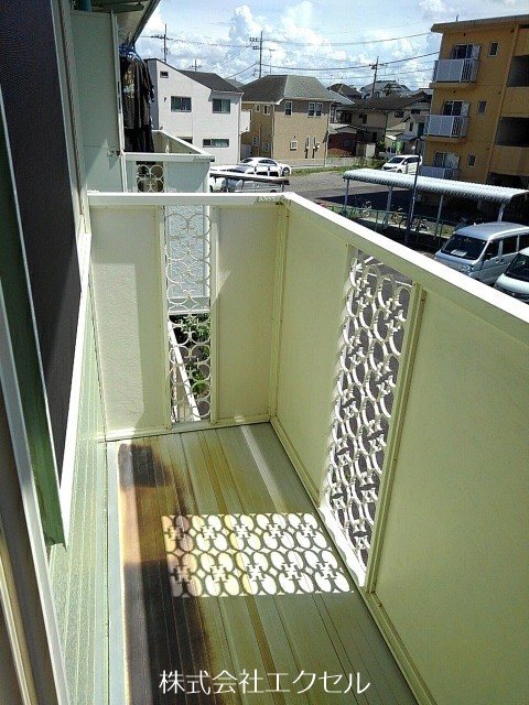 バルコニー　南向きで日当たり良好です。