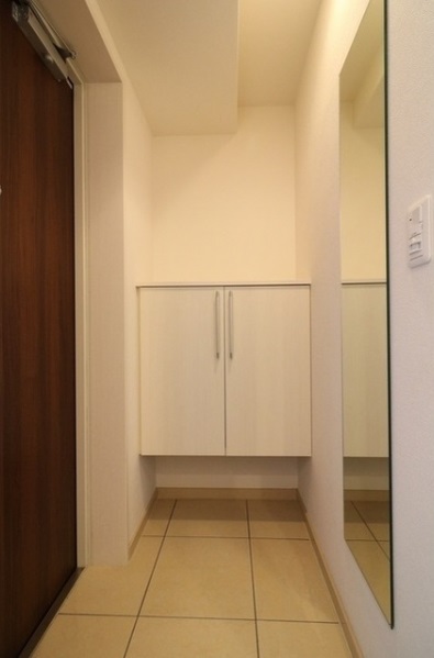 玄関　同タイプ別部屋写真