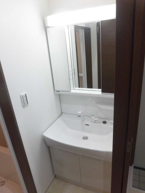 洗面設備　嬉しい独立洗面台付き