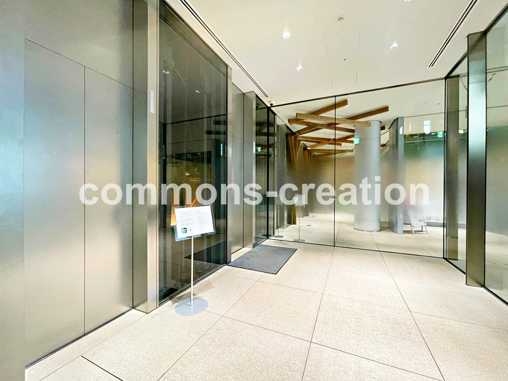 コンビニ　ローソン明治神宮前メトロピア店（コンビニ）まで138m