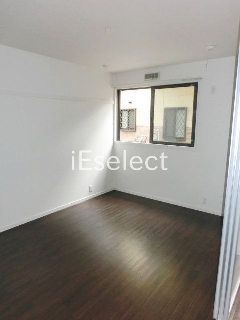 その他　明るい洋室６帖