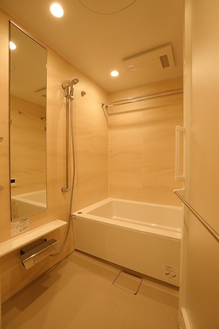 バス・シャワールーム　別部屋参考写真