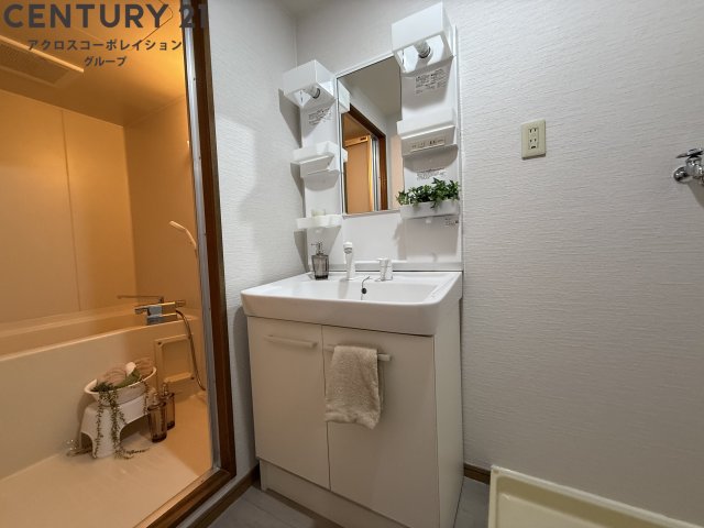 洗面設備　洗面化粧台付き！