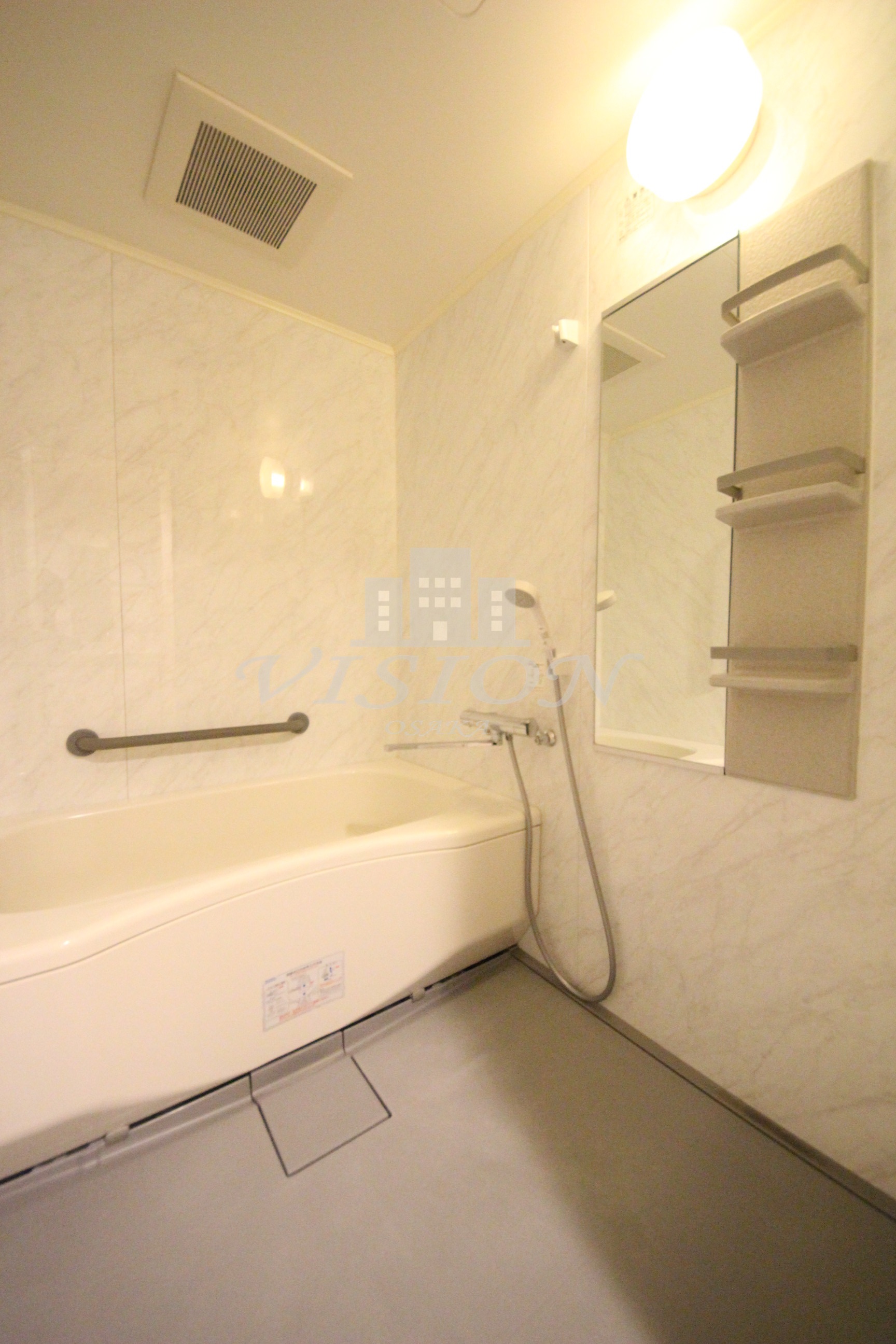 バス・シャワールーム　別タイプのお部屋の写真になります。