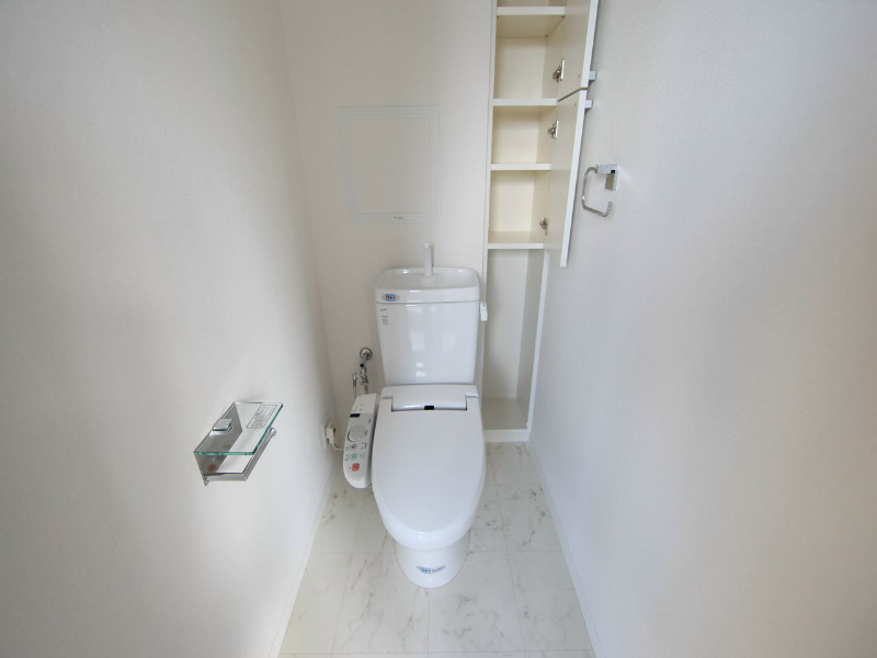 トイレ　温水洗浄暖房便座付トイレ