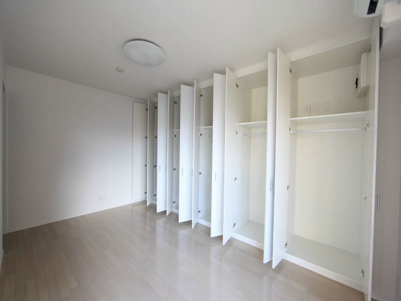 その他部屋・スペース　洋室7.8帖　クローゼット付（収納充実しています）エアコン付