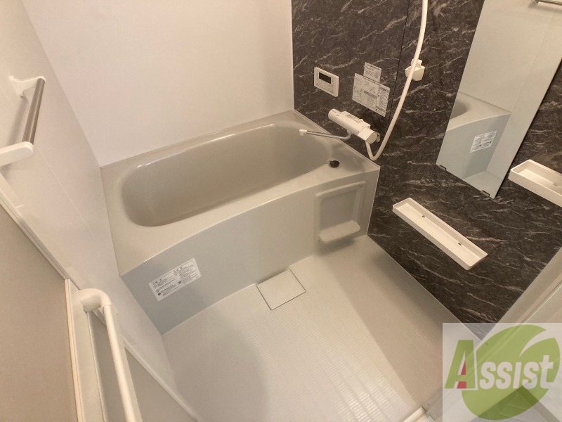 バス・シャワールーム　お風呂になります。一日の疲れを癒してくださいね。