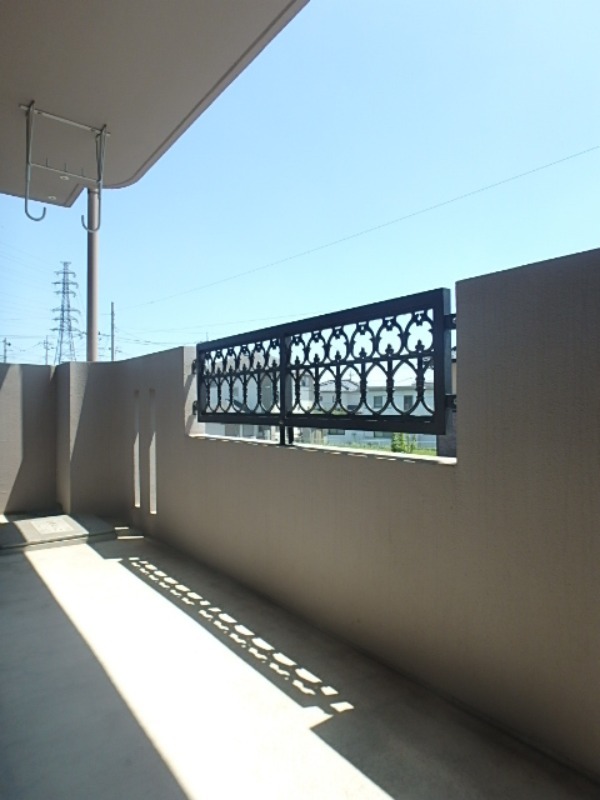 バルコニー　図面と現状に相違がある場合には現状を優先