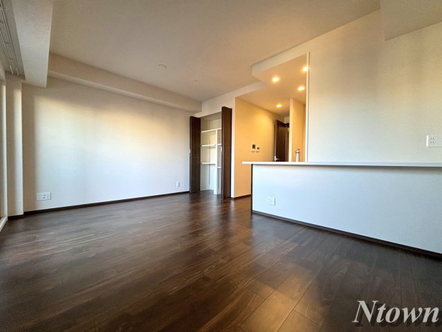 居室・リビング　こちらのリビングで趣味の時間をお楽しみください