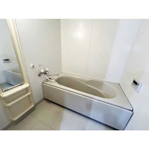 バス・シャワールーム　※写真は別号室です。