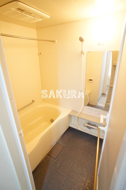 バス・シャワールーム　日々の疲れを癒すお風呂です♪