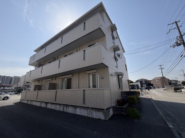 建物外観　オートロック完備で安心のセキュリティ♪