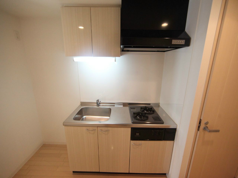 キッチン　システムキッチン（ガス2口コンロ付）冷蔵庫・レンジご用意ＯＫ