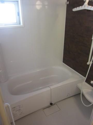 バス・シャワールーム　★★バスルーム窓付き★★