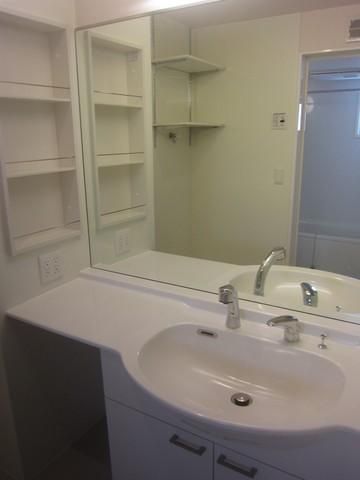 洗面設備　★★広々！洗髪化粧台★★