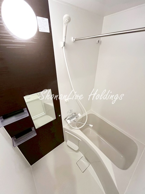 バス・シャワールーム　浴室乾燥機付き♪