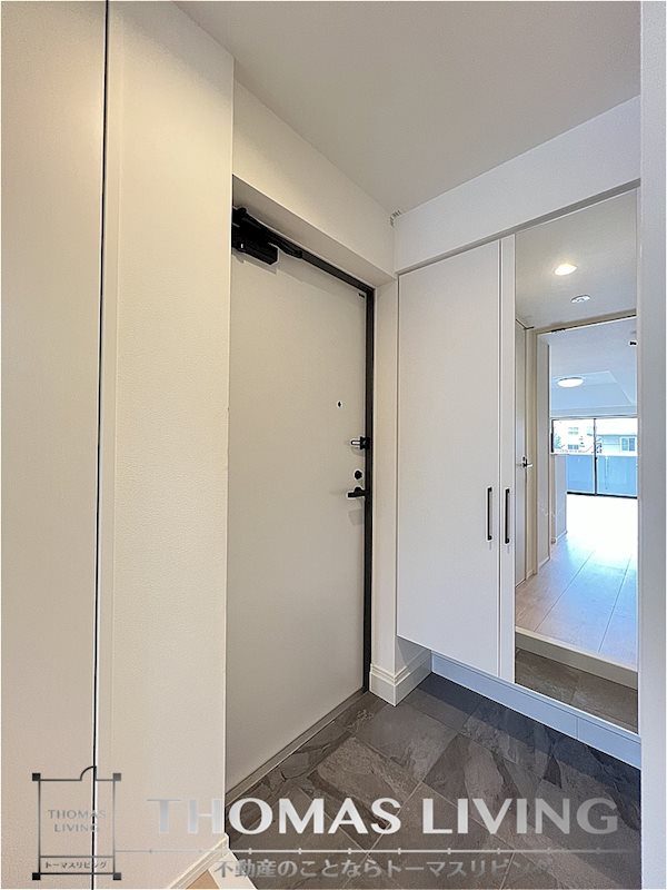 玄関　大容量のシューズボックス御座いますよ。