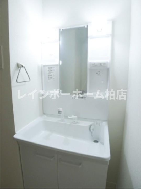 洗面設備　脱衣スペースもあります