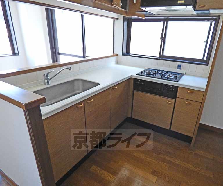 キッチン　大きいキッチンです。