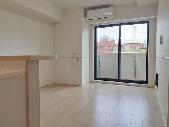 居室・リビング　使いやすい形の為、レイアウトを楽しめます♪