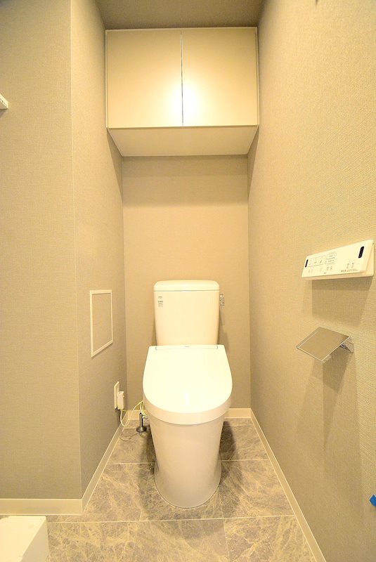 トイレ　※カラータイプ異なります