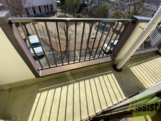 バルコニー　バルコニーは幅もしっかりあって洗濯物がはかどりそうですね。