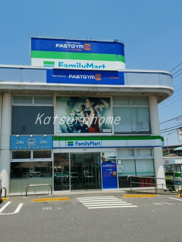 コンビニ　ファミリーマート 南流山一丁目店（コンビニ）まで292m
