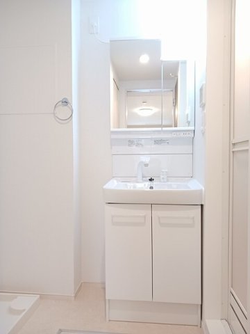 洗面設備　独立洗面化粧台付き