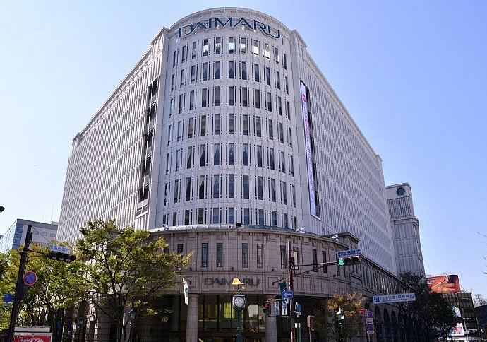 ショッピングセンター　大丸神戸店（ショッピングセンター）まで724m