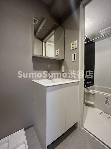 洗面設備　独立洗面台です