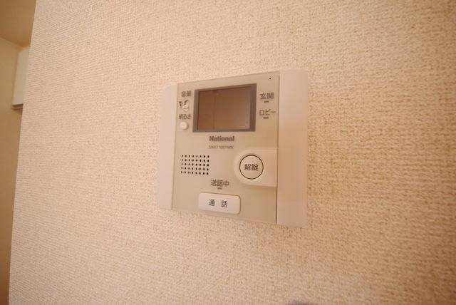 セキュリティ　モニター付きインターホン完備