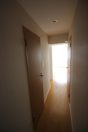 玄関　※別部屋の写真です