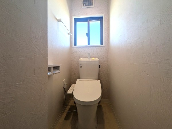 トイレ　※同間取り他部屋の写真になります。