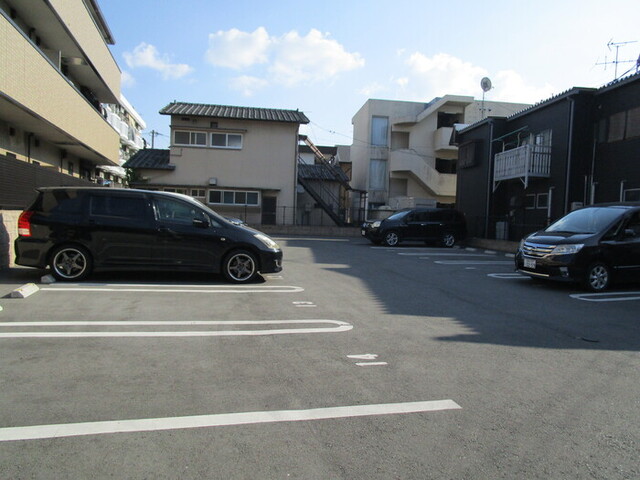 駐車場　駐車場