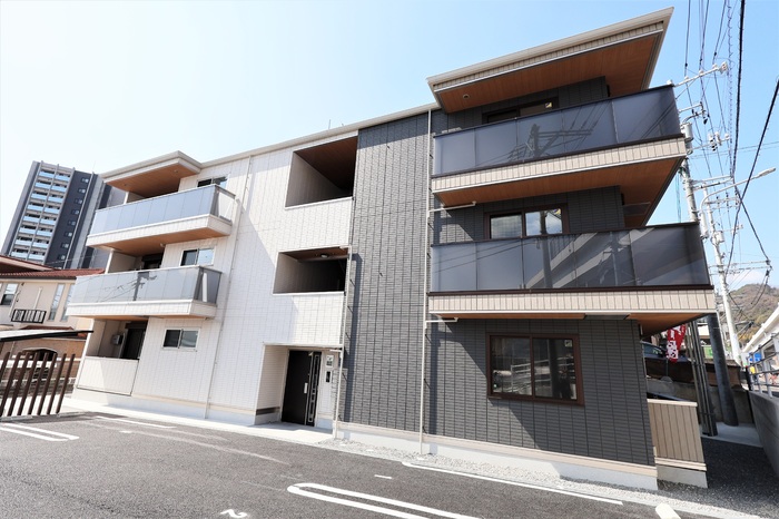 建物外観　アルカディア中山