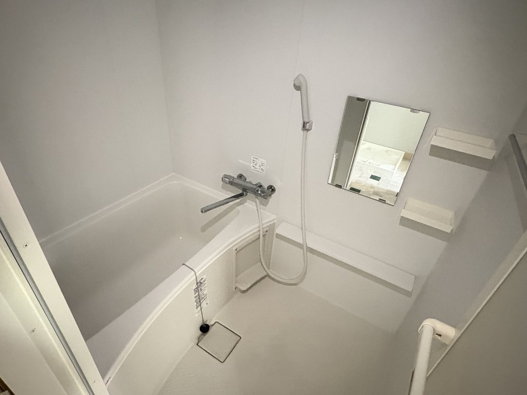 バス・シャワールーム　清潔感のあるバスルーム