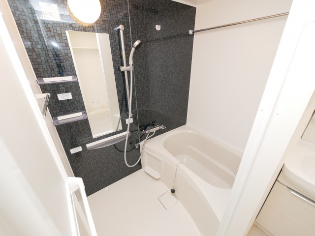 バス・シャワールーム　落ち着いた空間のお風呂です