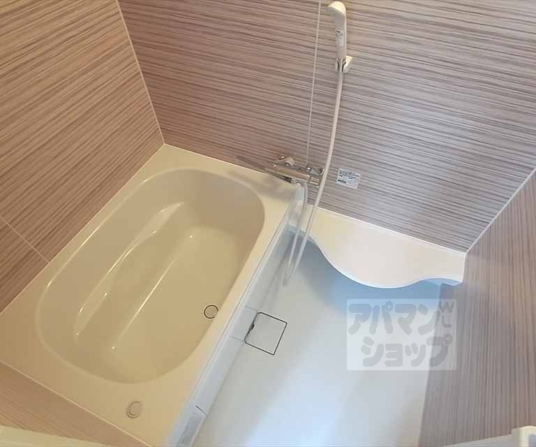 バス・シャワールーム　広めのバスを採用