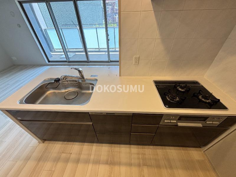 キッチン　毎日の料理が楽しくなる、機能性とデザインを兼ね備えた空間。