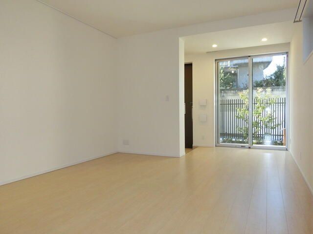 居室・リビング　※別部屋参考写真